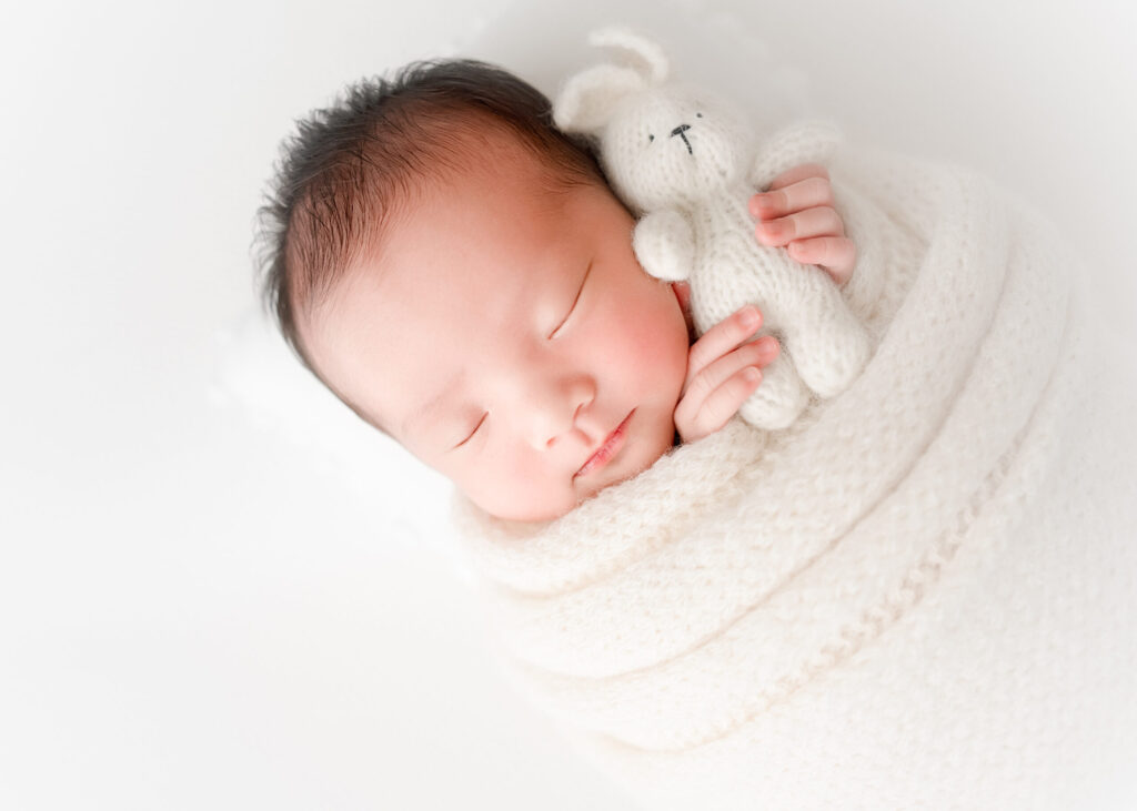 杉並区　ニューボーンフォト　出張撮影　白を基調とした赤ちゃんが主役の新生児写真